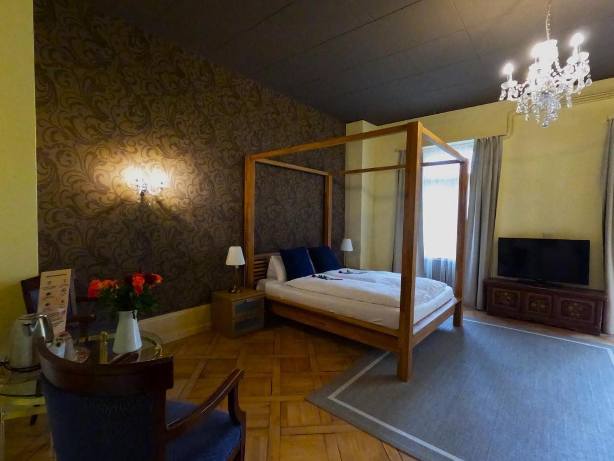 Alpenrose Hotel And Gardens 2*